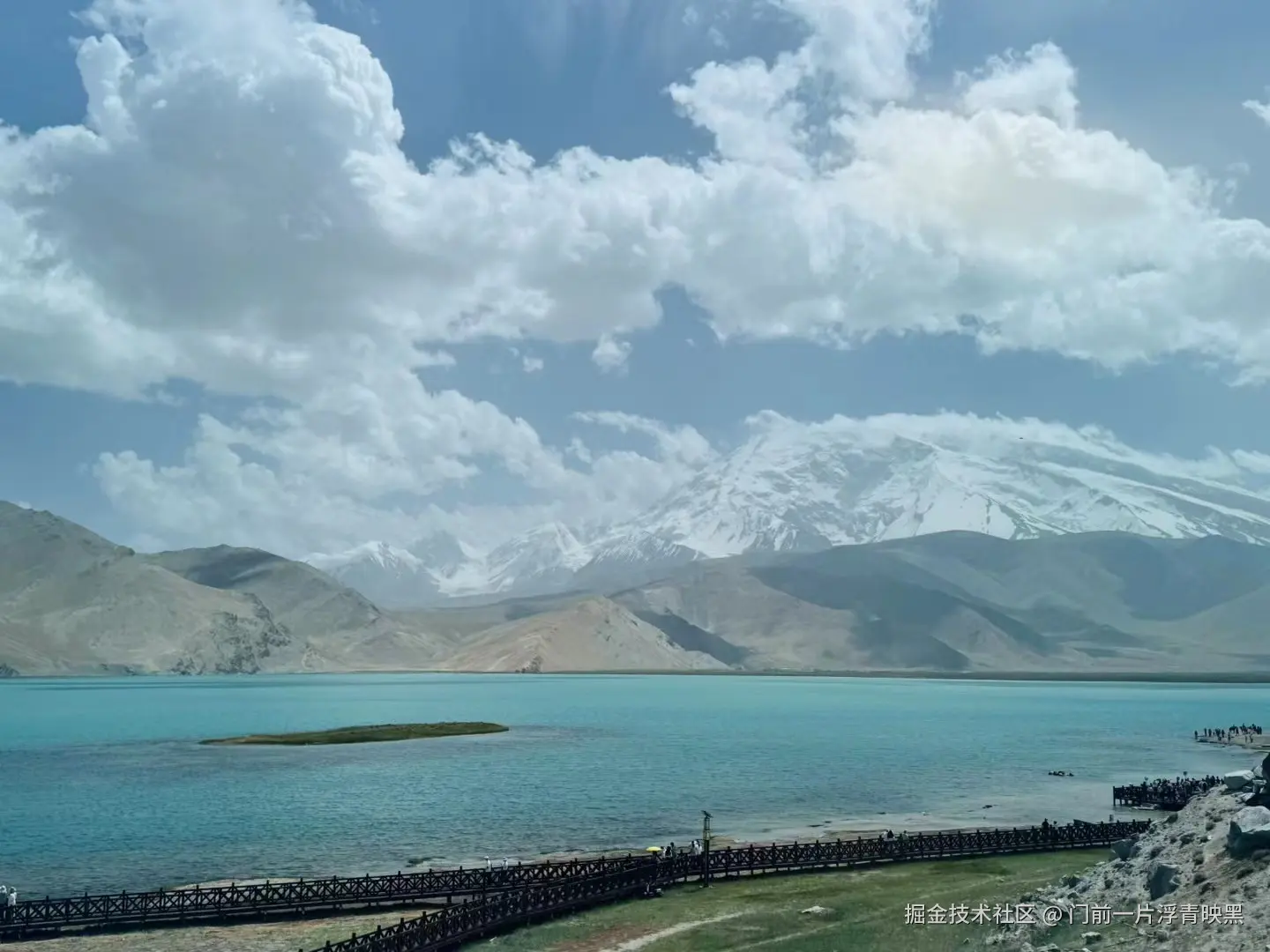 门前一片浮青映黑于2024-08-21 10:28发布的图片