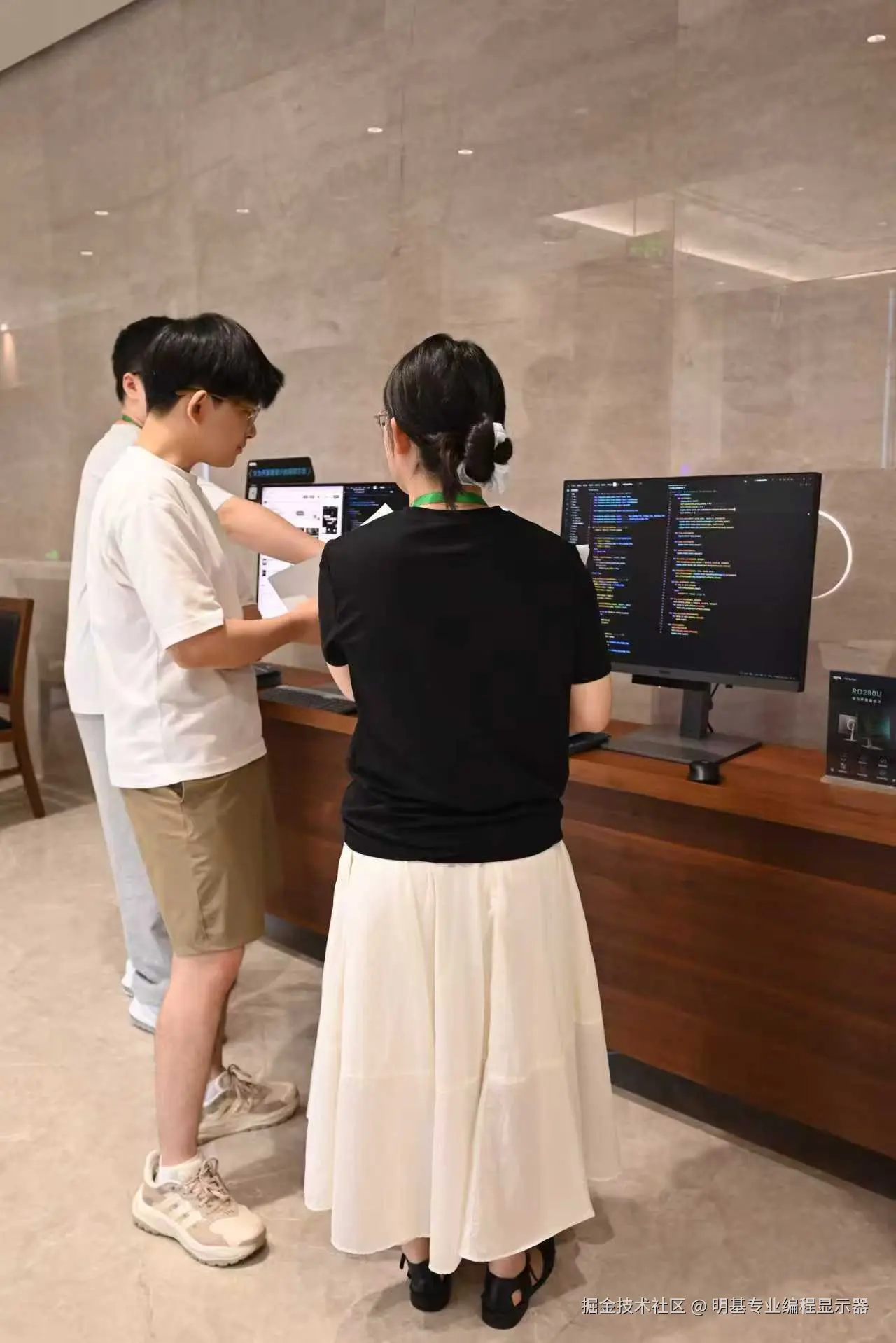 明基专业编程显示器于2025-08-20 09:40发布的图片