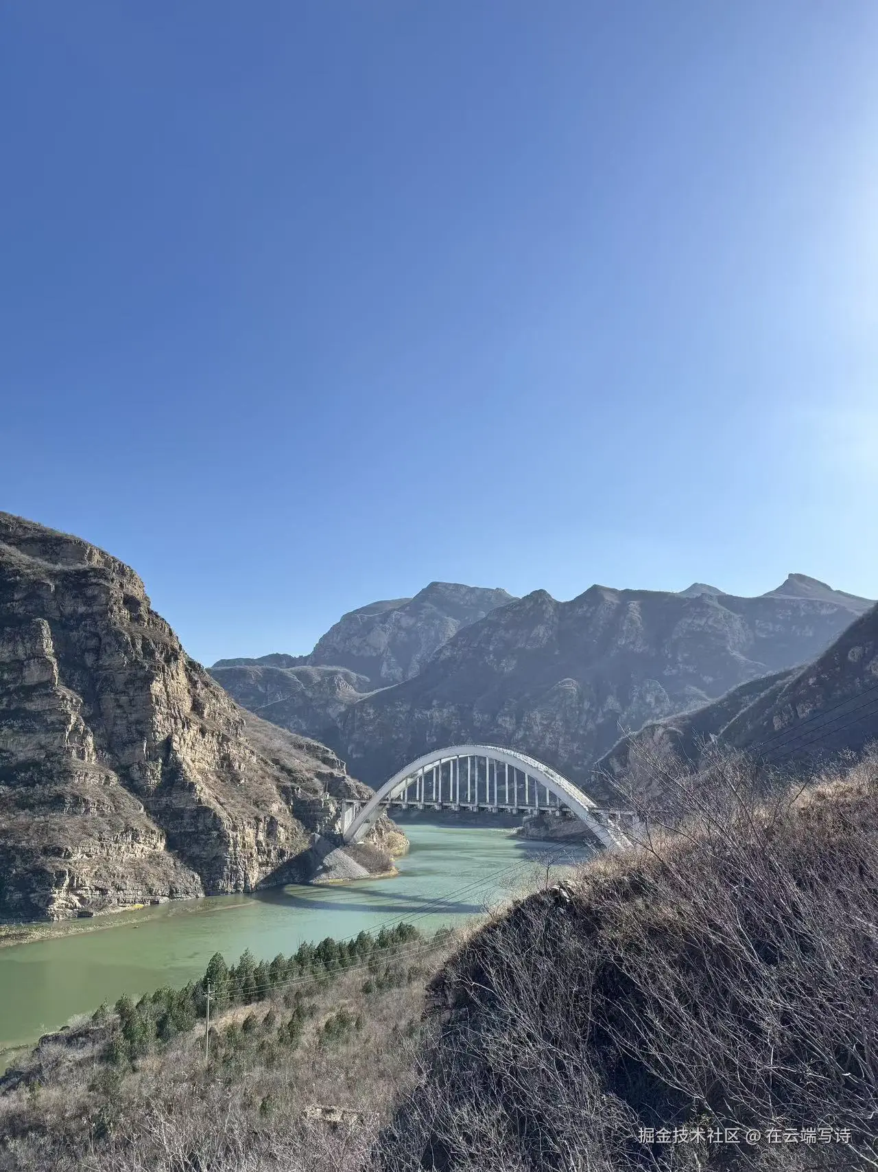 在云端写诗于2025-11-10 14:05发布的图片