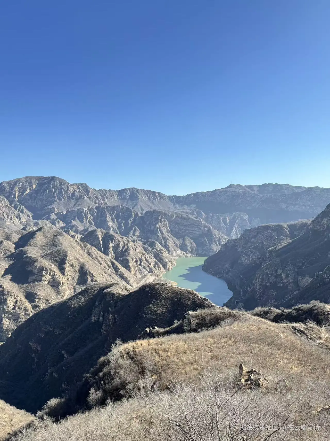 在云端写诗于2025-11-10 14:05发布的图片