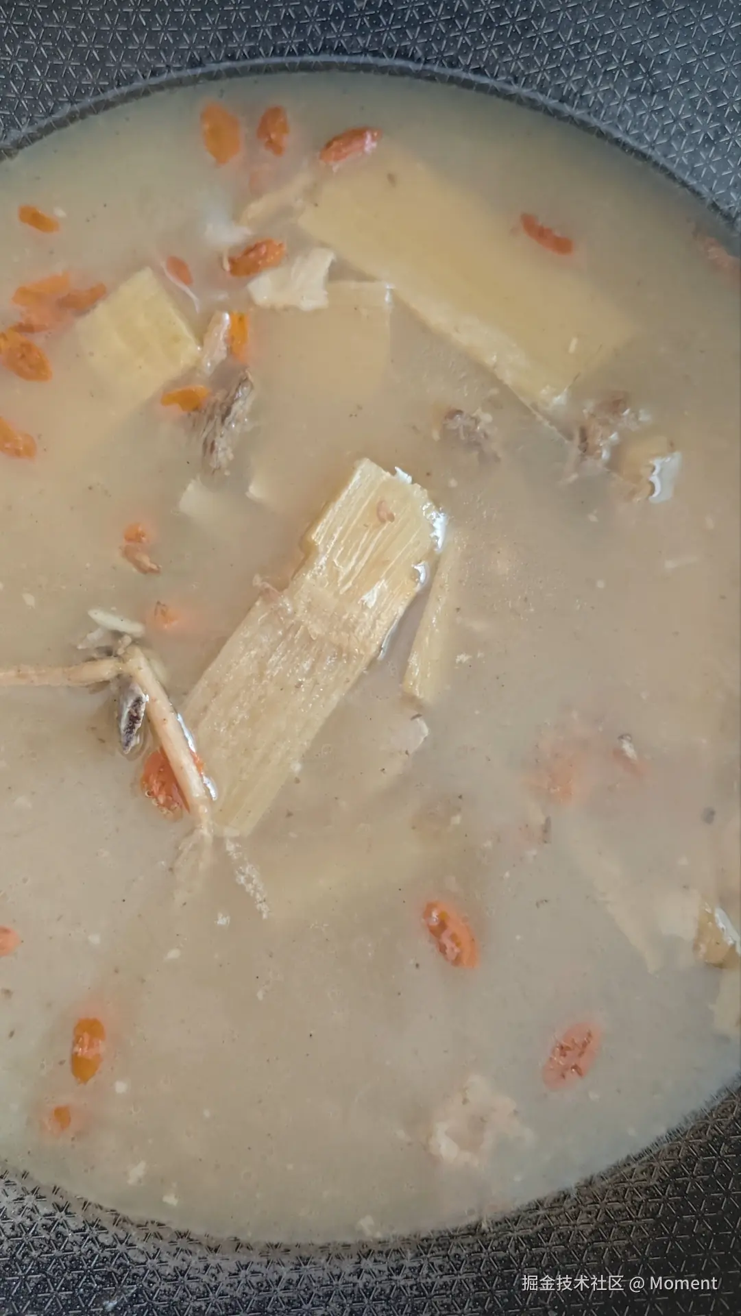 Moment于2025-11-05 10:58发布的图片