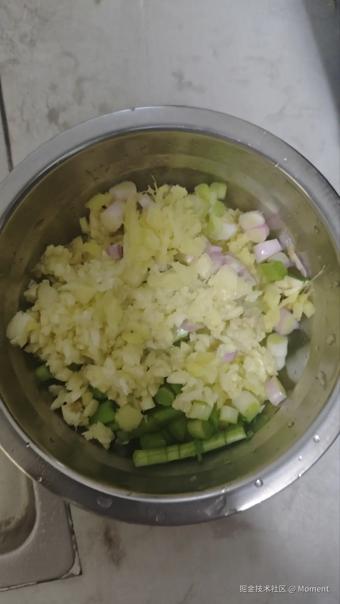 Moment于2025-11-05 10:58发布的图片