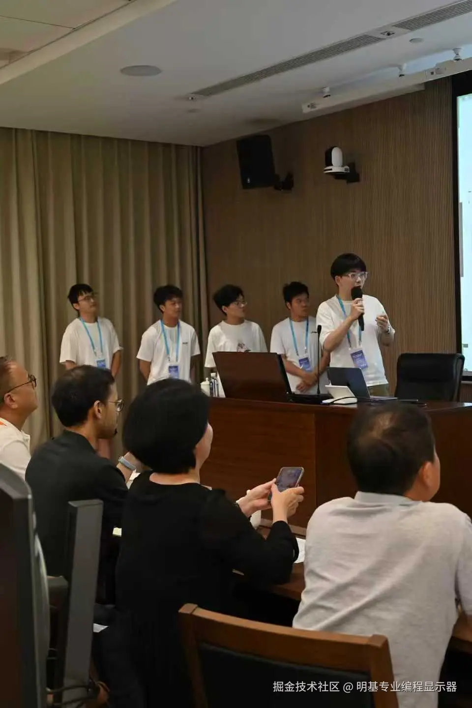 明基专业编程显示器于2025-08-20 09:40发布的图片