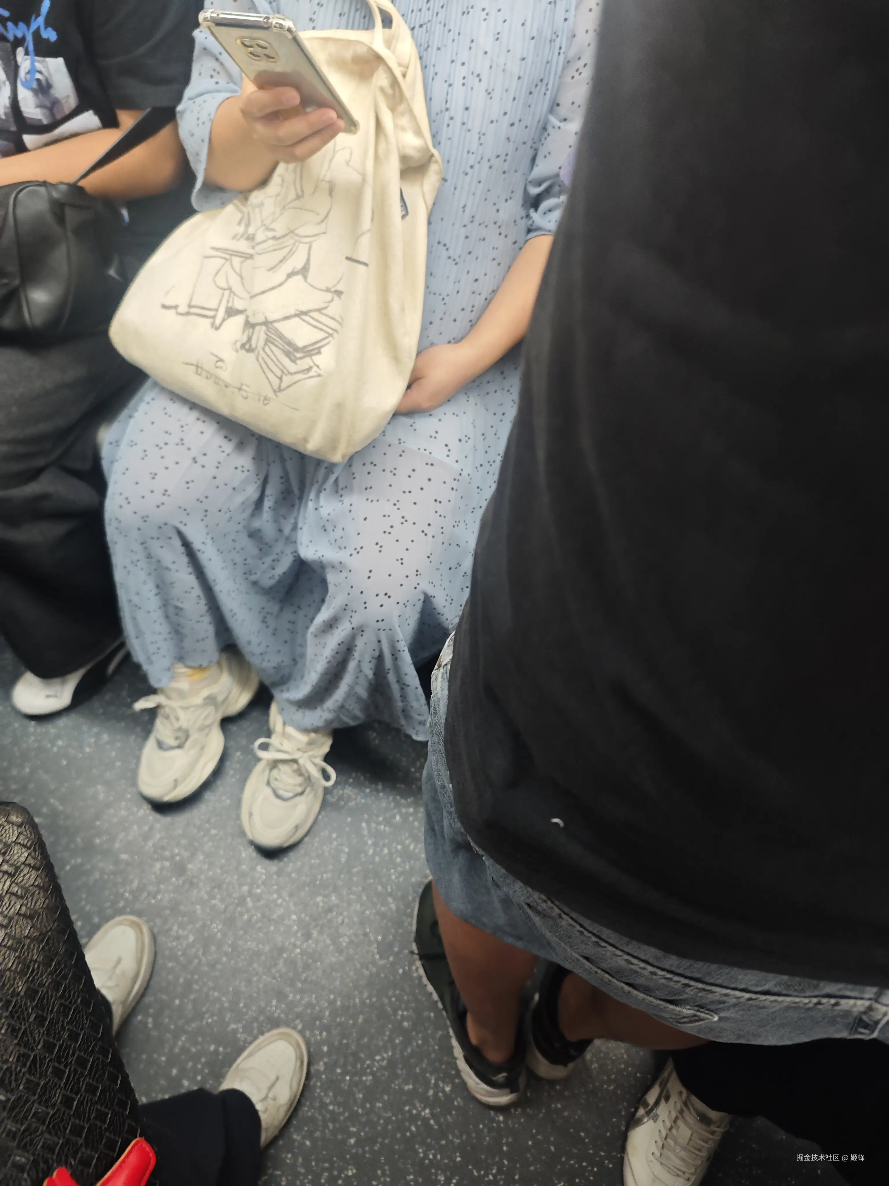 姬蜂于2026-04-17 08:27发布的图片