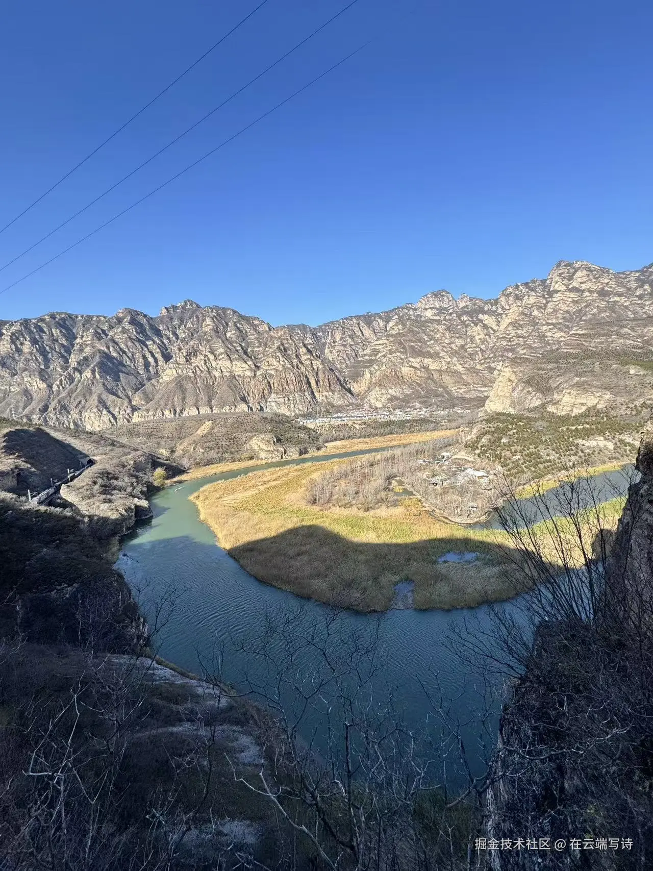 在云端写诗于2025-11-10 14:05发布的图片