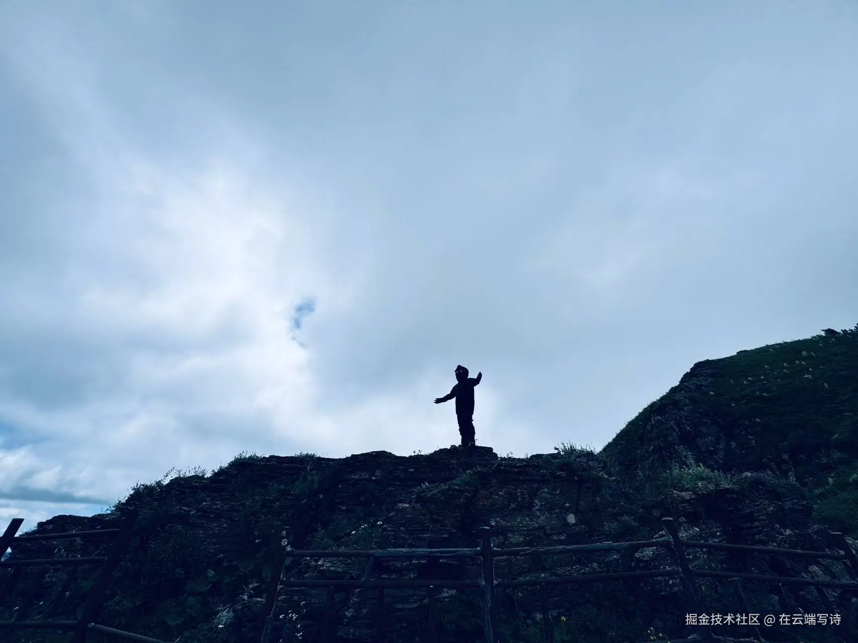 在云端写诗于2025-07-07 10:21发布的图片